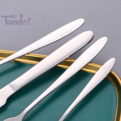Shiny Flatware Sliver Cutlery Set