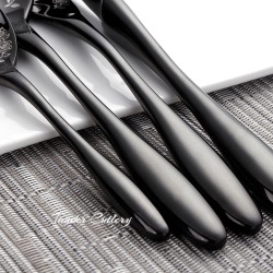 Iapetus cutlery set