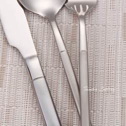 TD-40453 Knight cutlery set with sand plated handle